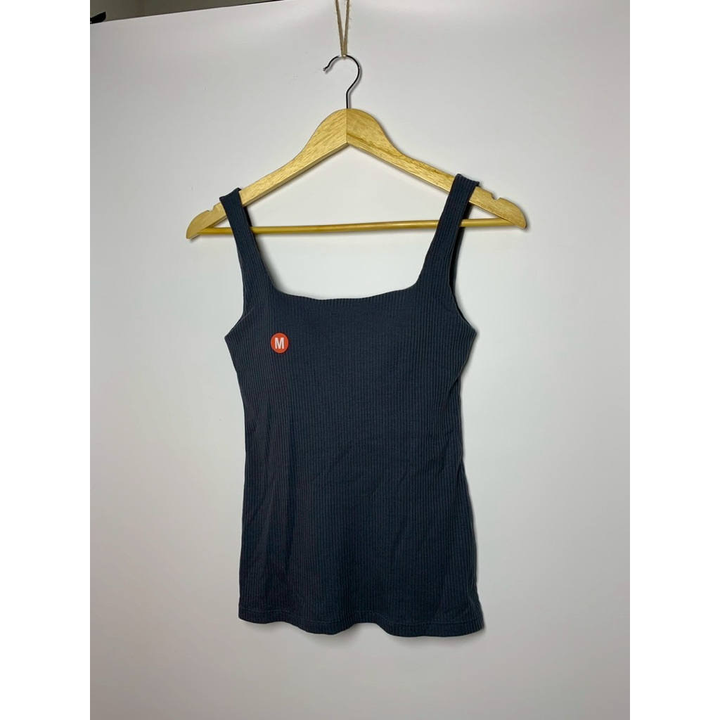 กล้ามผ้าร่องคอเหลี่ยมเล็กสีเทาเข้ม GU Bratop ไซส์ M