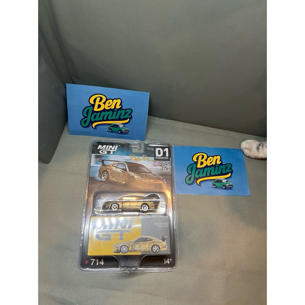MINI GT N Nissan Silvia (S15)  Top Secret D1GP พร้อมลายเซ็นพี่เบียร์ใบหยก