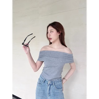 B&R พร้อมส่ง เสื้อยืดผู้หญิง เสื้อเปิดไหล่ผู้หญิง ดีไซน์ถักนิตติ้งปาดไหล่ ขนาด S-XL สไตล์แฟชั่น ผ้าสวมใส่สบาย
