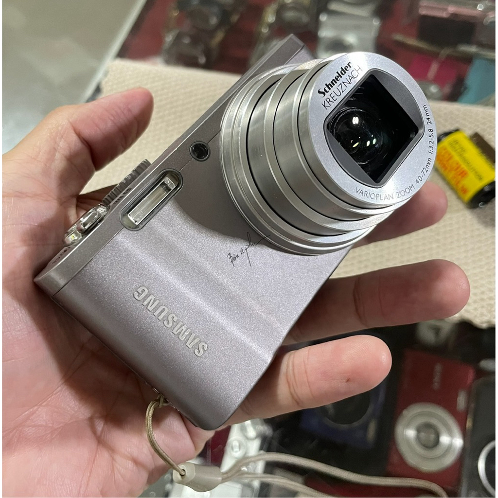 Rare item of digital compact camera of Samsung WB700