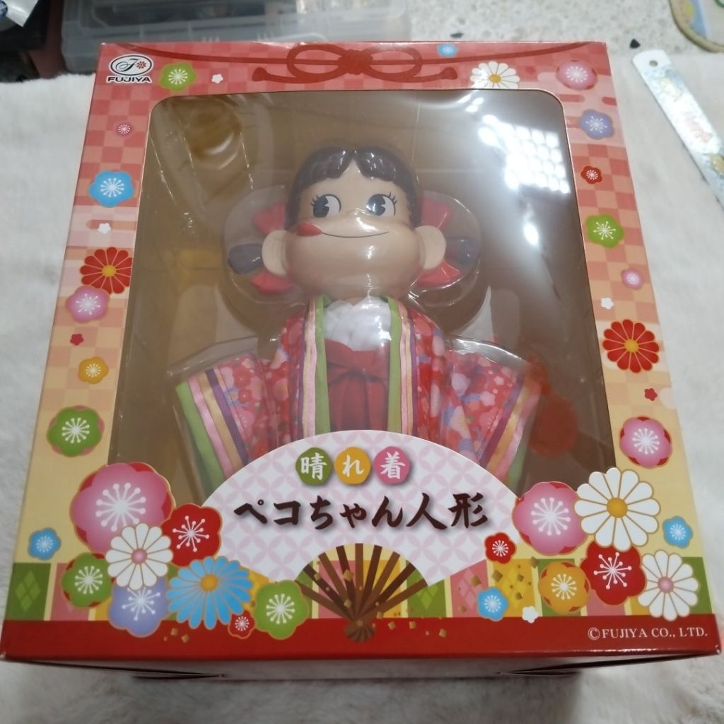 ตุ๊กตา Peko-chan ใส่ชุดกิโมโนฮาเระกิ