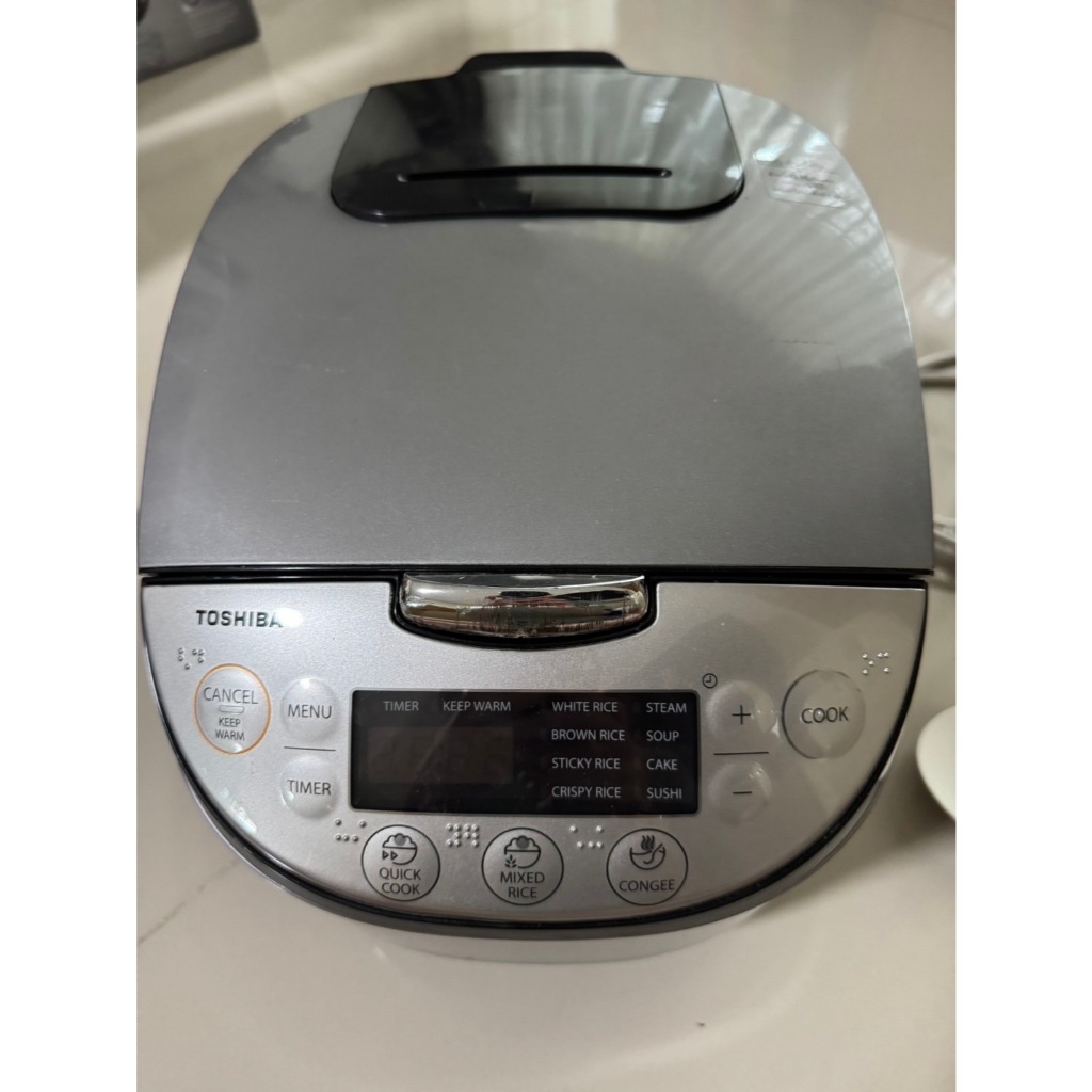 Toshiba หม้อหุงข้าว รุ่น RC-T10DR2 สีเงิน มือสอง ขายตามสภาพ ซ่อมก่อนใช้ E5