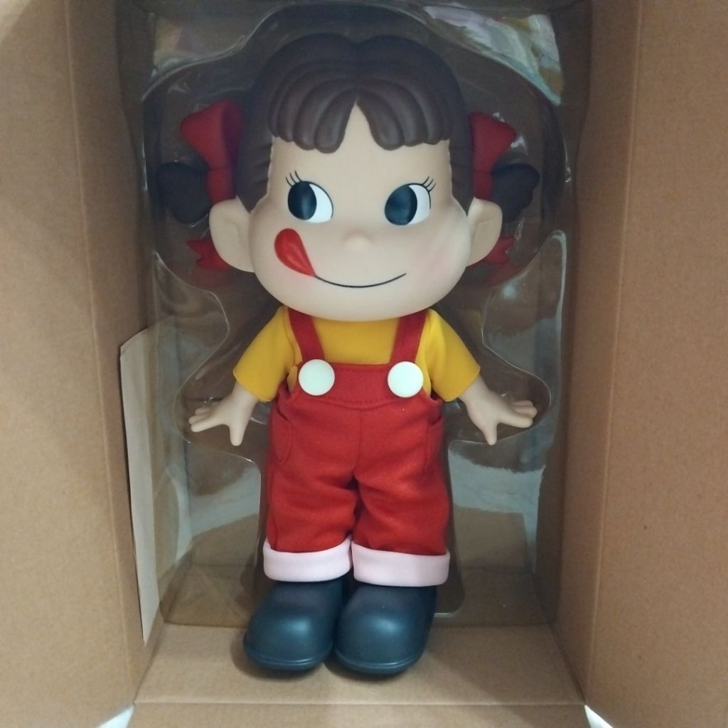 ตุ๊กตา Peko-chan เสื้อเหลืองเอี้ยมแดง ตัวยืน