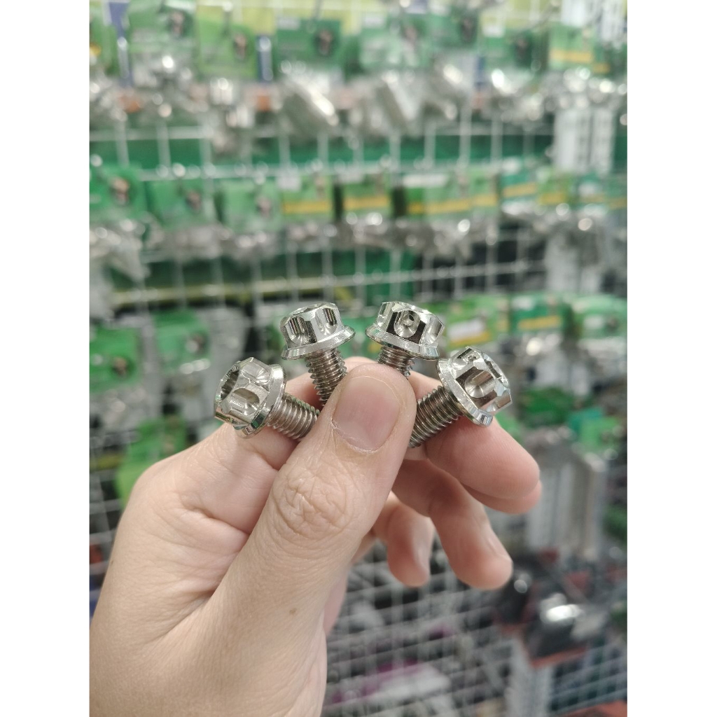 น้าคมน็อตซิ่ง น็อตยึดอาม X-Max หัวเฟือง/เลส ราคาต่อ 1ชุด (2ตัว)