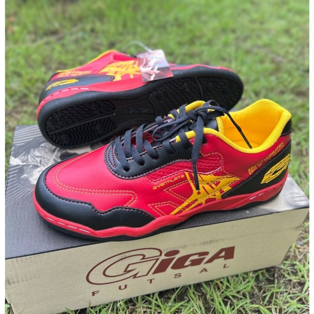 (N5) รองเท้าฟุตซอล GIGA รุ่น FG431 สี ขาว ดำ แดง Size 39-44   จัดเตรียมสินค้า 1-2 วัน