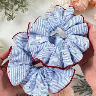 Lamoonist scrunchie • Cherry sprinkles