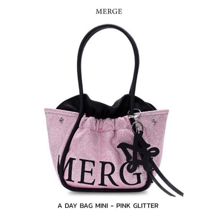 กระเป๋า Merge A Day Bag Mini Glitter สีชมพู