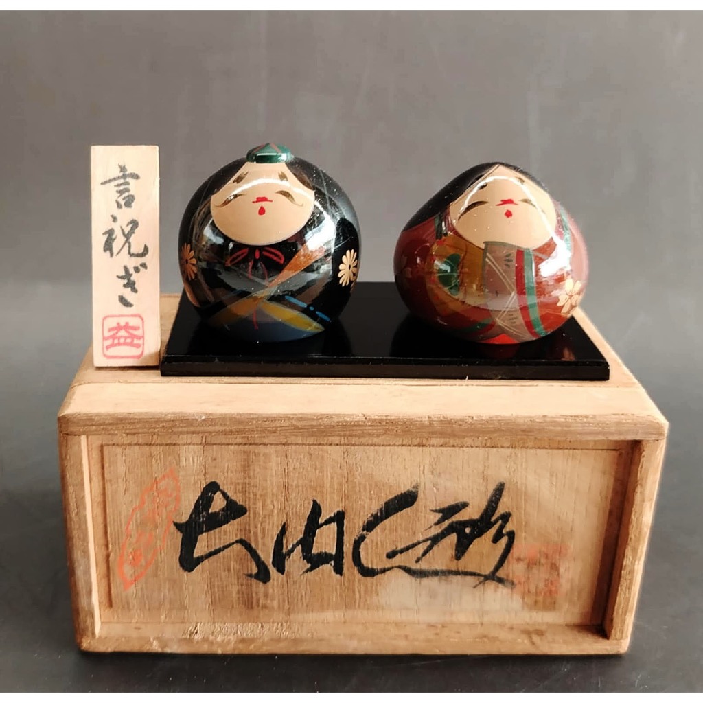 ตุ๊กตาเครื่องเขิน คู่รักฮินะ งานไม้ลงรักปิดทอง Ouchi Nuri (Lacquerware)