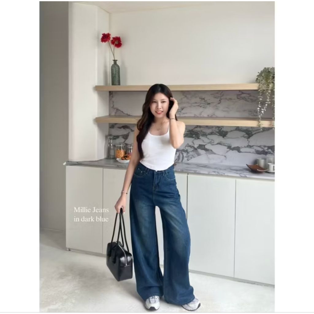 [ใหม่่] Beberlin กางเกงยีนส์ สี Dark blue size S ขากระบอกใหญ่ สีเฟด รุ่นMillie Jeans / No : 2389