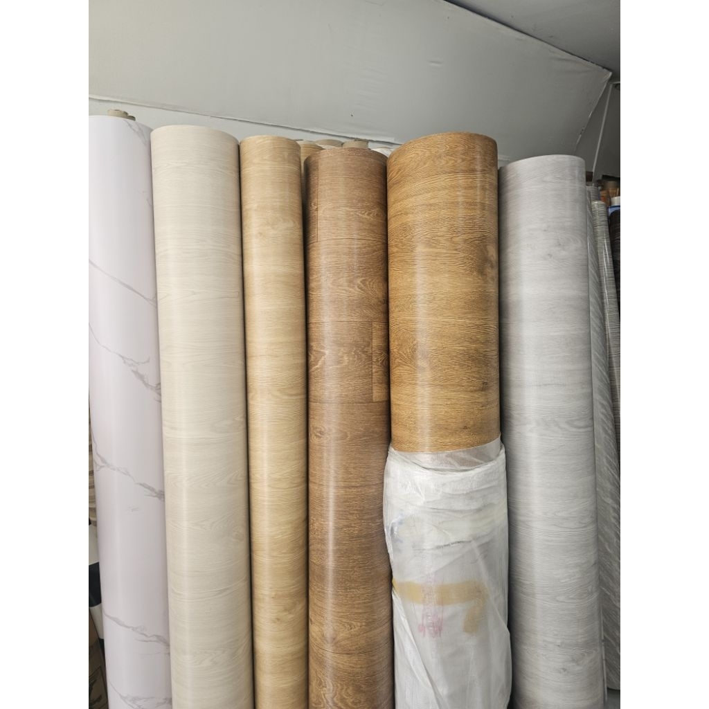 กระเบื้องยาง แบบหนา ส่งฟรี หนา2 มิล (ยกม้วนยาว20เมตร) ทนทาน หลังเป็นยาง ปูเรียบสนิท