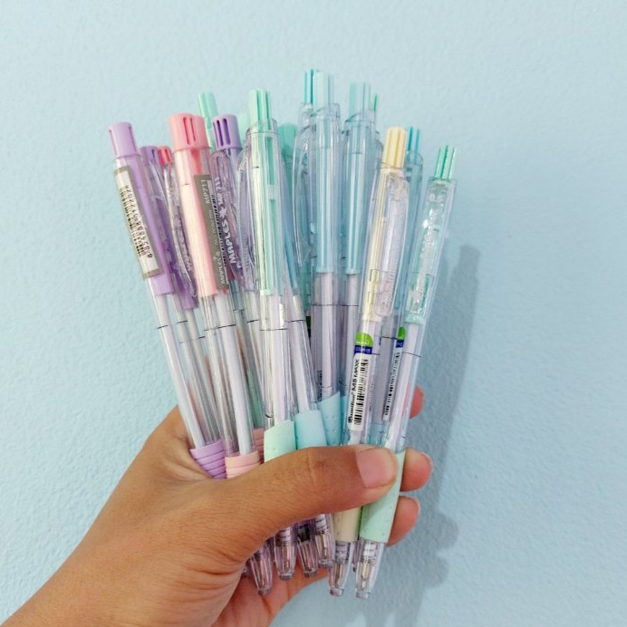 ปากกาลูกลื่น Maples MP711 และปากกาลูกลื่น Quantum ขนาด 0.5mm หมึกน้ำเงิน แท่งสีพาสเทล