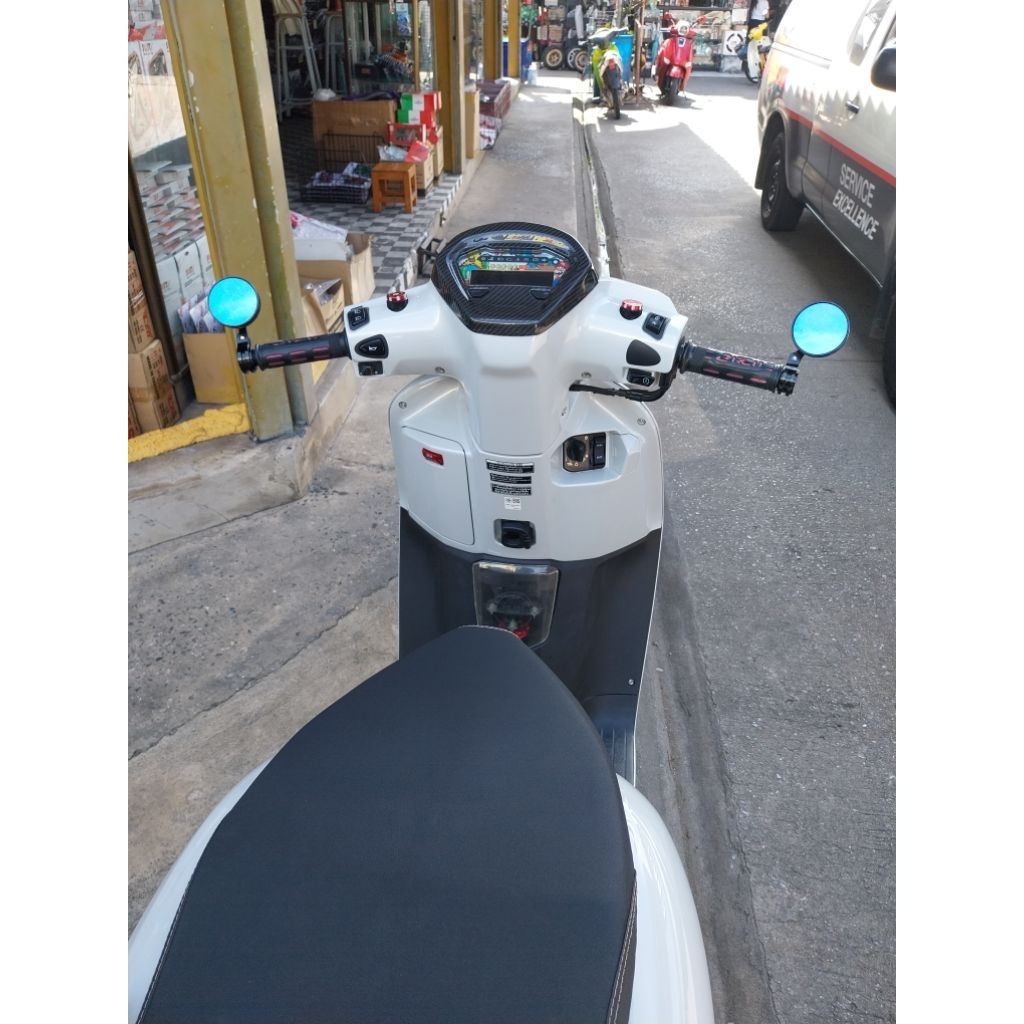 กระจกปลายแฮนด์ rizoma ใส่รถได้ทุกรุ่น