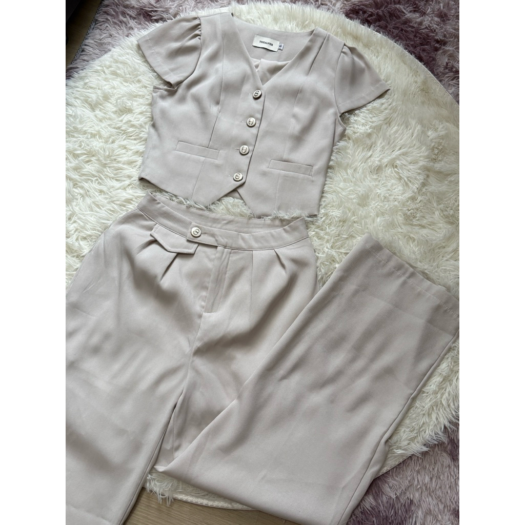 ชุดเซ็ต 2 ชิ้น Size S ป้าย Tha Alner สีเบจ