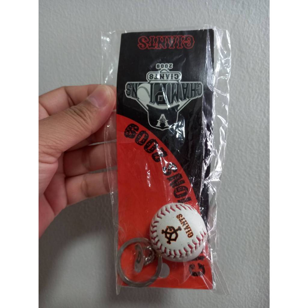 พวงกุญแจ ลูกเบสบอล CHAMOIONS จาก Giants Yomiuri Giants