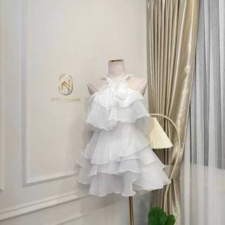 zani dress ชุดเดรสสั้น ทรงขนมชั้น แต่งกุหลาบตรงกลาง งานผ้าออแกนดี้ น่ารักหวานมาก **ชุดค่อนข้างสั้นแนะนำสาวตัวเล็กสูงไม่เ