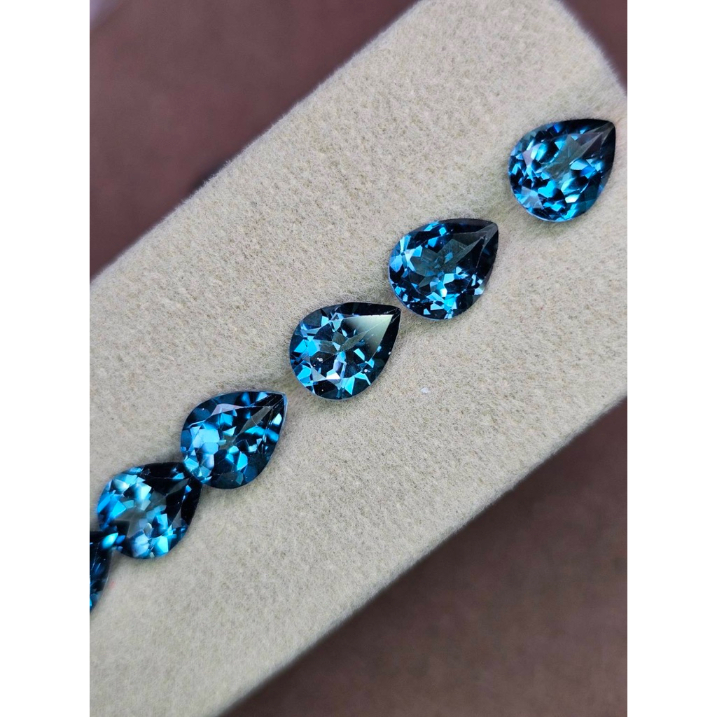 หยดน้ำ 9x7มิล 1เม็ด‘ พลอยแท้ ลอนดอนบลูโทพาส Natural London Blue Topaz โทปาส โทพาส ลอนดอนบลู บลูโทปาส พลอย บลูโทพาส Gems