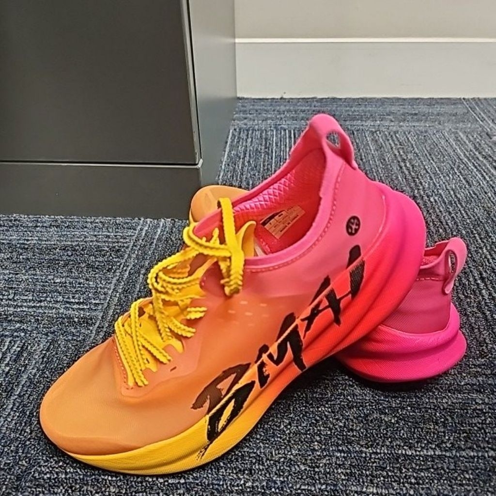 รองเท้าวิ่ง Bmai Carbon Turbo3.0 ของเท้า มือสอง ใส่1ครั้ง Size39