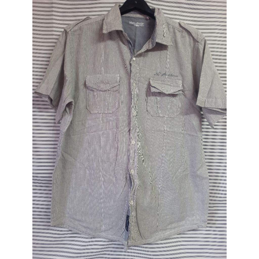 H270 เชิ้ตแขนสั้นชายมือสองคอตตอน รอบอก 49 บ่า 19 แขน 9.5 ยาว 30