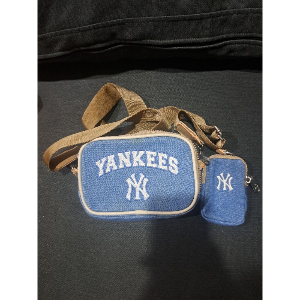 กระเป๋า Ny Yankees สีฟ้าครีม