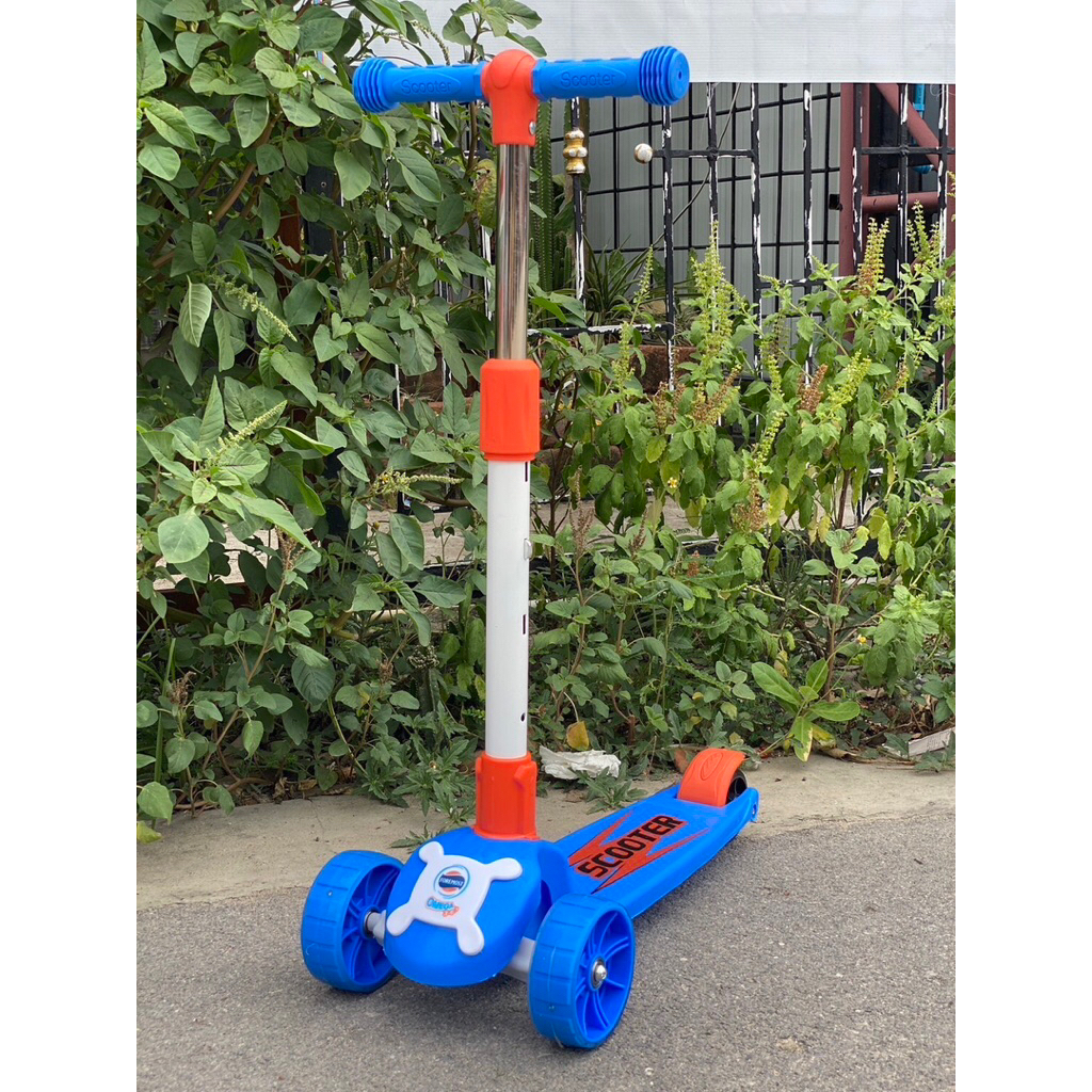 🛴สกุ๊ตเตอร์โอเมก้าล้อมีไฟ