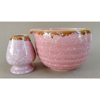 ถ้วยมัทฉะ ปากกลม พร้อมที่วางแปรง เป็นเซรามิค สีชมพู+เกล็ดหิม…