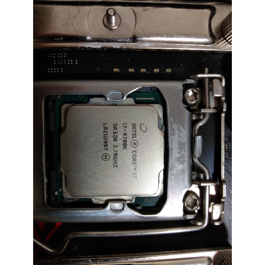 CPU i7-8700K 1151 v2 มือสอง ใช้งานปกติ (อ่านรายละเอียดข้างล่างก่อนสั่ง)