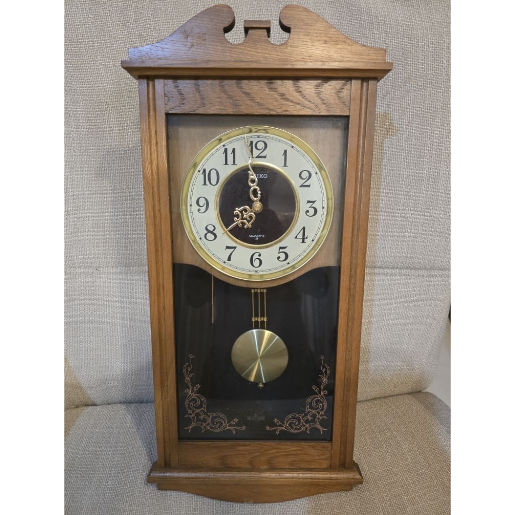 นาฬิกาแขวน seiko ไม้แท้แนววินเทจ มือสอง