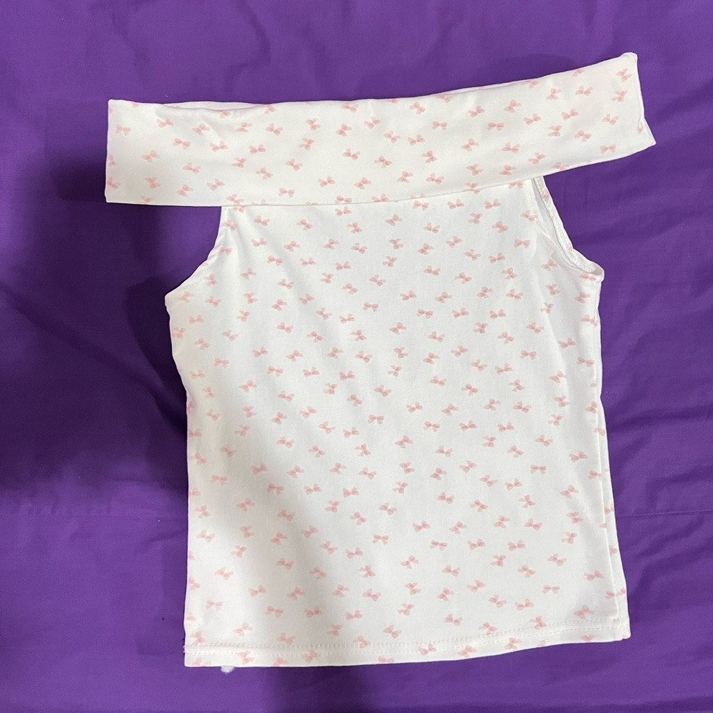 เสื้อปาดไหล่พิมพ์ลายโบว์ งานป้าย Jarinya