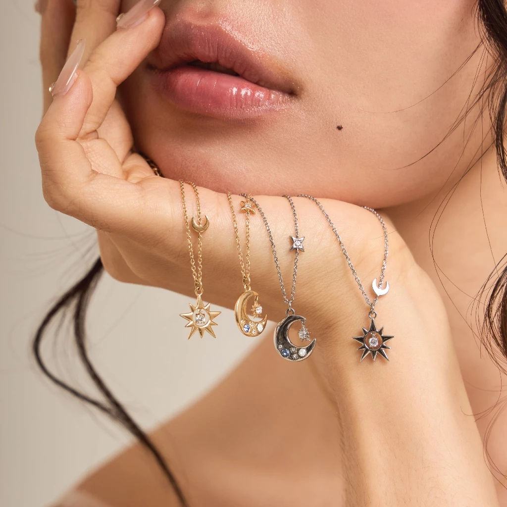 earika.earrings - Sundusk and Blueveil Moon necklace สร้อยคอพระอาทิตย์และพระจันทร์ stainless steel เหมาะสำหรับคนแพ้ง่าย