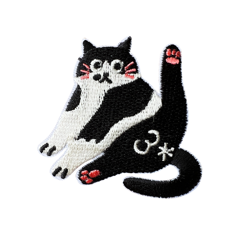 Cat Ball - embroidered patch ตัวรีดลายปัก