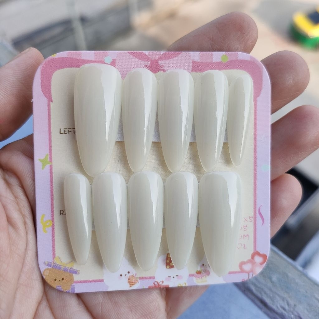 เล็บปลอมสีเจลแท้ สีพื้น-ขาวนม