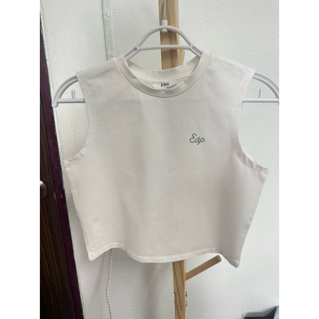 เสื้อ crop แขนกุด ESP size M