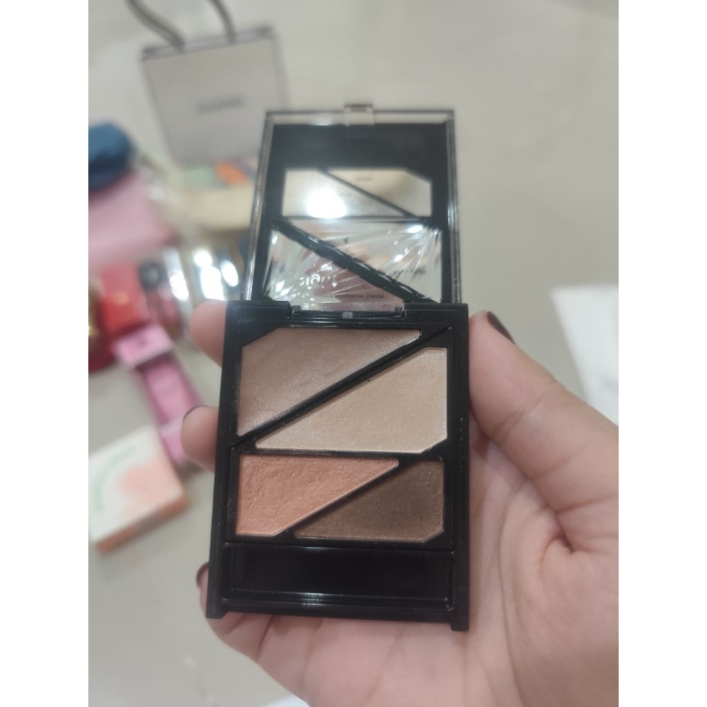 kate eyeshadow 4สีทาได้ทุกวันเนื้อเนียน