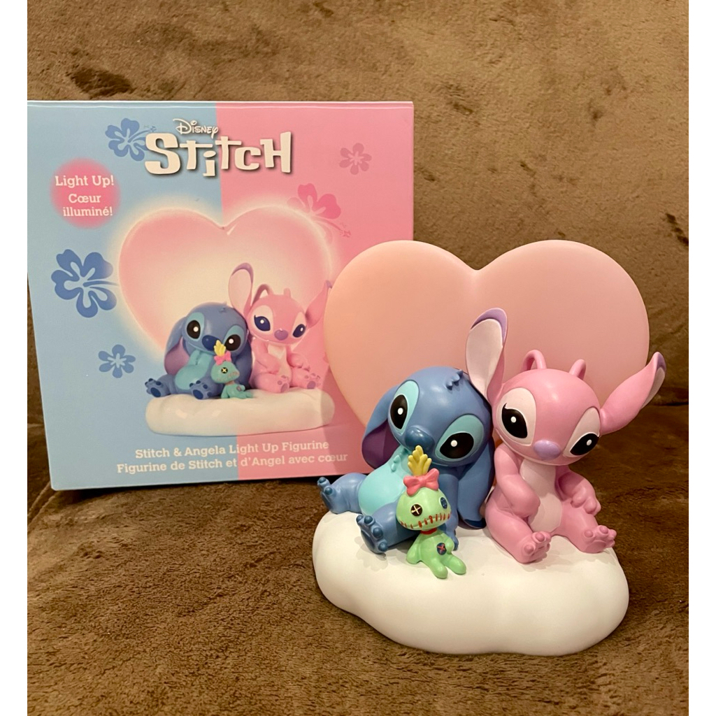 [พร้อมส่ง] Disney Stitch & Angela Light Up Figure จาก Disney Showcase collection