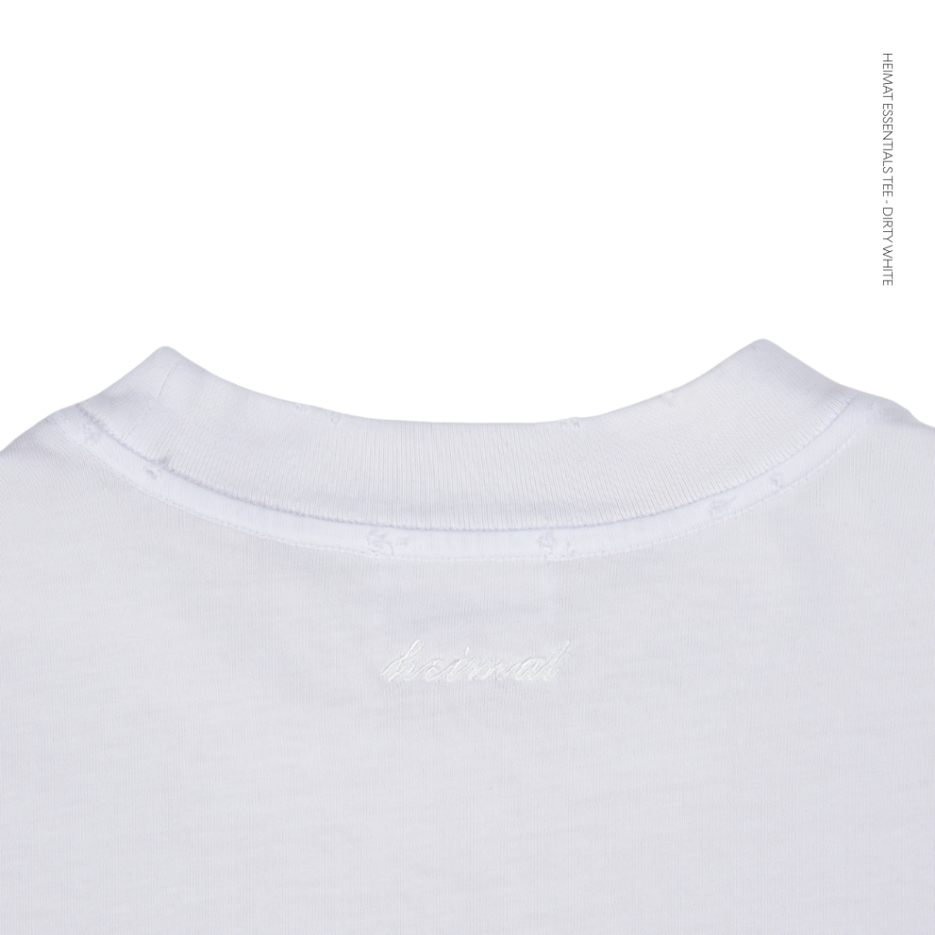 HEIMAT ESSENTIALS 1.0 TEE – DIRTY WHITE – เสื้อยืดคอกลมทรง boxy ราคา ถูกที่สุด ดีลบีเคเค แกลเลอรีภาพที่ 6
