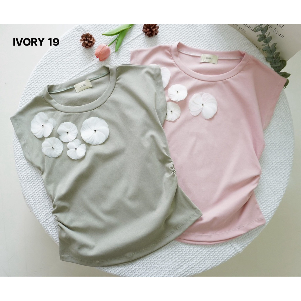 VV802 -IVORY เสื้อยืดแฟชั่น แต่งดอกนูน ผ้ายูนิโคล่ เนื้อนุ่มใส่สบาย