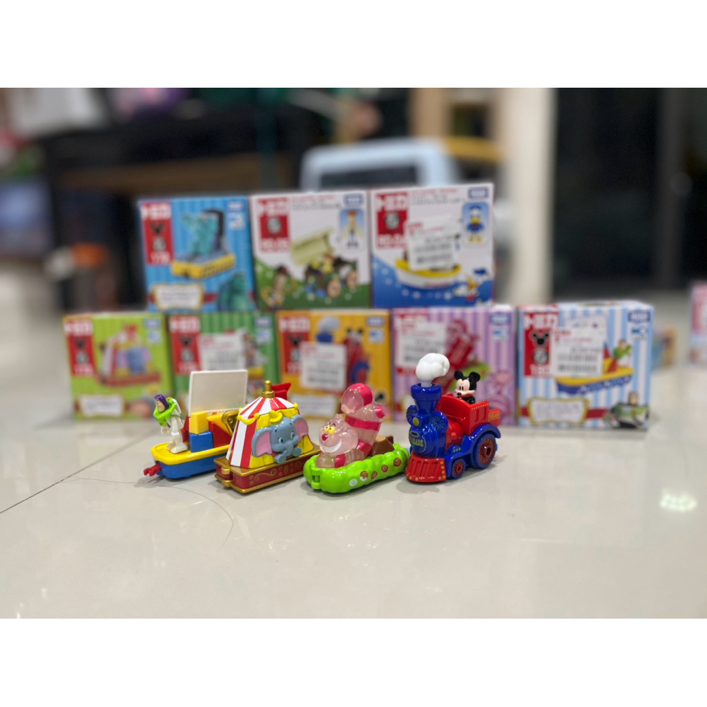 Tomy จากห้าง Takashimaya รถเหล็กมีน้ำหนักทุกคัน