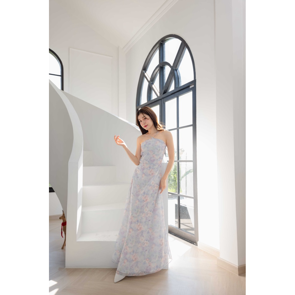 APIN - Lavender dress เดรสคล้องคอยาว ผ้าชีฟองซิลค์พิมพ์ลายดอกไม้โทนม่วง
