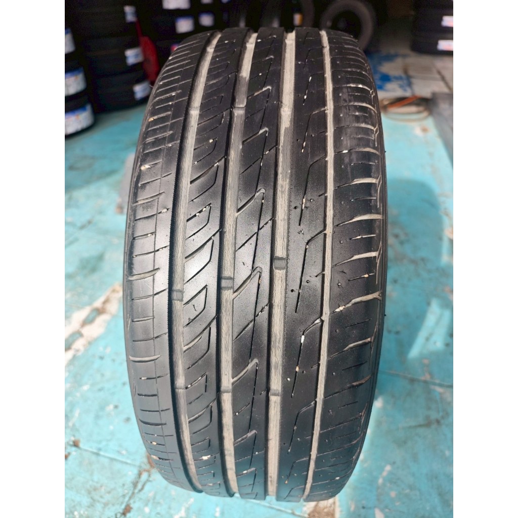 ยางเปอร์เซ็นต์ Nitto ขนาด 205 45 R17 ปี18 เส้นละ 200 บาท