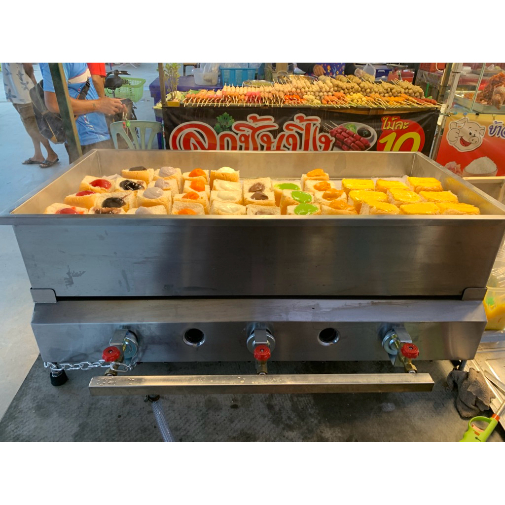 เตานึ่งขนมปังอบไอน้ำ ระบบใช้แก๊สสามารถแยกปรับแก๊สได้ 3 ท่อ ขนาด 50X100 cm ตัวเตาเป็นแตนเลสทั้งตัว รับประกันสินค้า 1 ปี