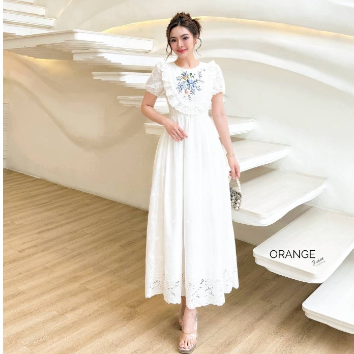 OR21883 เดรสขาวยาว ผ้าคอตต้อล ปักลายดอกไม้ แต่งระบายสวยๆ ใส่ทำบุญ ใส่เที่ยวคาเฟ่