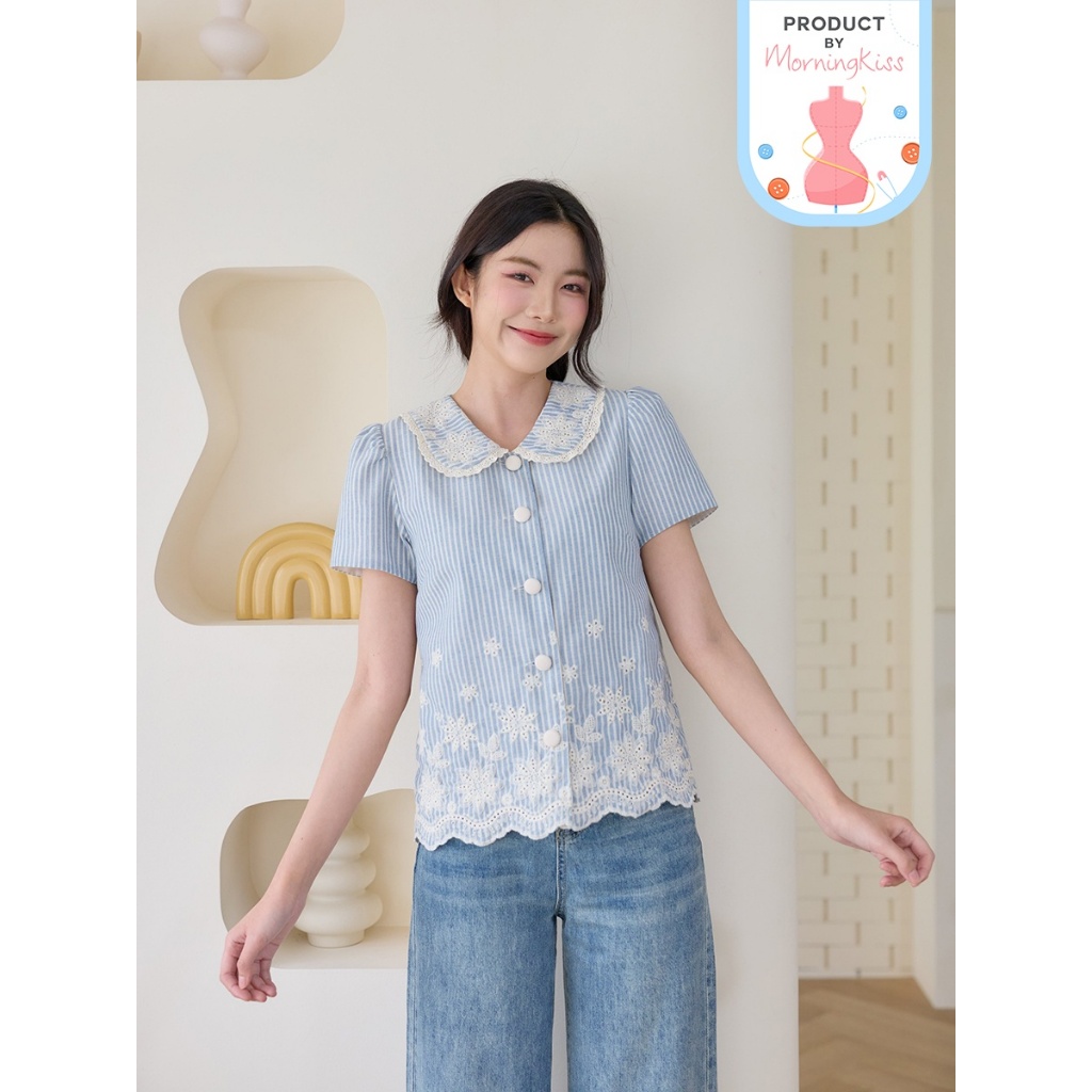 06-355 เสื้อแขนสั้นลายทางสีฟ้าครีมคอปกบัวงานปัก Duchess Striped Blouse - 7 ไซส์