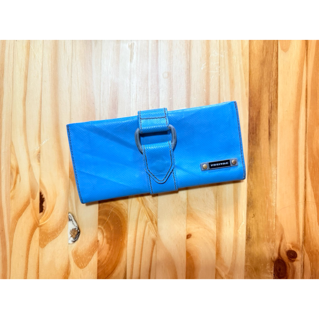 พร้อมส่ง - กระเป๋าสตางค์ FREITAG R302 Barry (งาน Rare) ป้ายเหล็ก / สภาพดีมาก ปั้ม R ของแท้ 100%