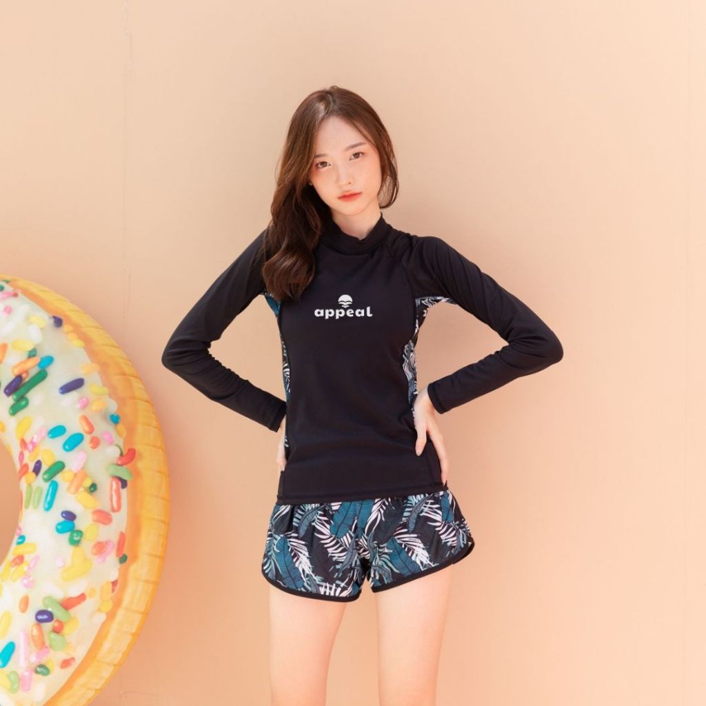 🌈Letmeinsummers🌈 APPAREL ชุดว่ายน้ำแรชการ์ดกันยูวี พร้อมกางเกงรุ่นใหม่ ข้างในมีกางเกงขาสั้น 2 ชั้น P066