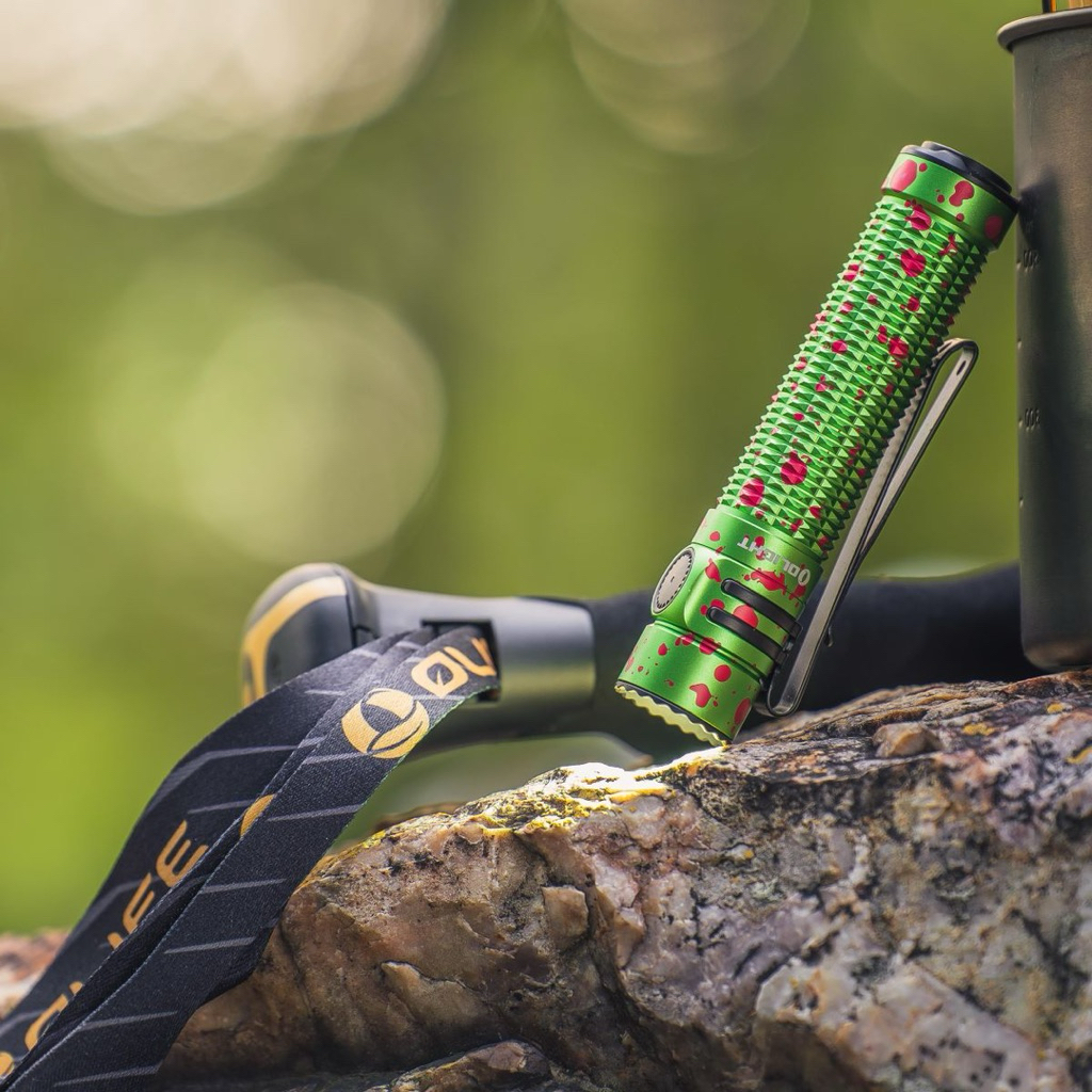 ไฟฉาย Olight Warrior Mini 3 1750 Lumens ไฟฉายTactical แบบชาร์จไฟได้ ไฟฉายพกพา ของแท้ ใหม่ กล่องซีล ส่งจากไทย