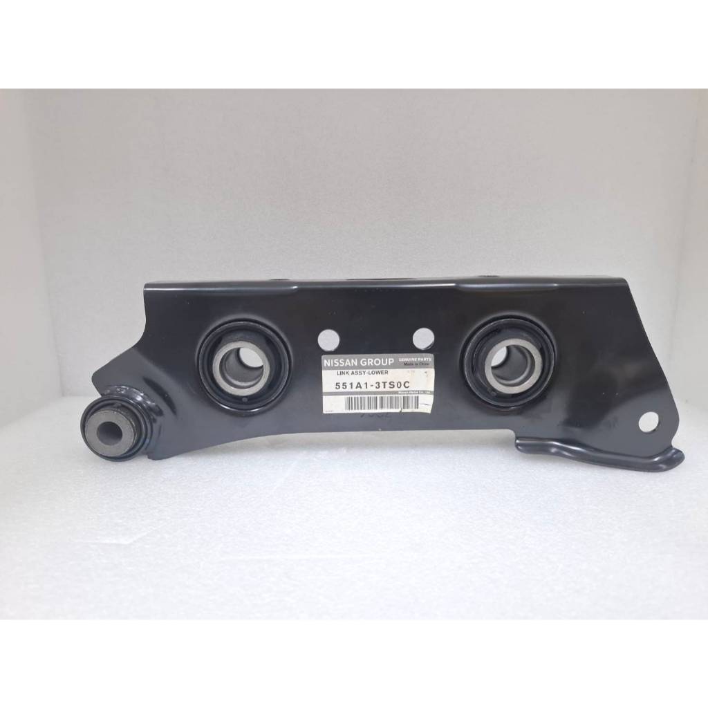 ปีกนกตัวหลังล่างซ้ายและขวา NISSAN TEANA L33 ใช้ได้ทั้งเครื่อง 2.0 และ 2.5 ซ้าย 551A1-3TS0C  ขวา 551A