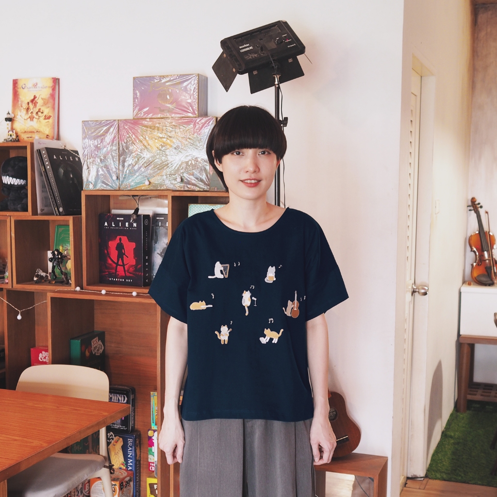 cat soup : cat folk band t-shirt / เสื้อยืดแขนสั้น ปักลายแมวเล่นดนตรี