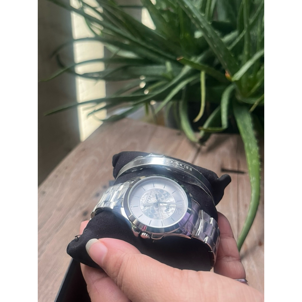 Authentic COACH "LIBBY" WATCH 37mm STAINLESS STEEL GREAT Value