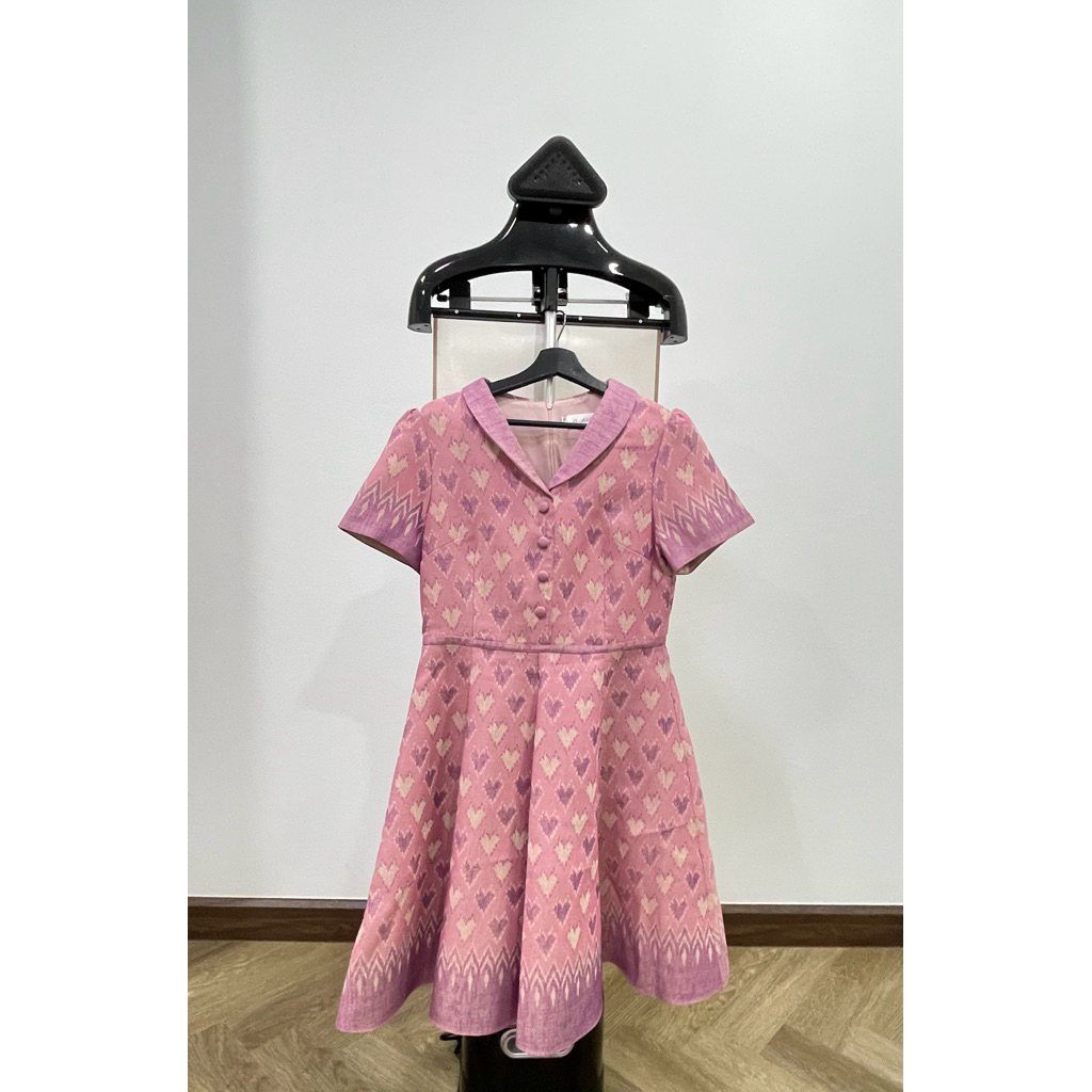 เดรสผ้าไทย แบรนด์ La Sisters มือ1 ต่อราคาได้