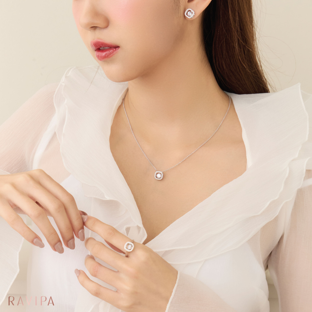 Ravipa | LAKSHMI Dancing Diamond Asscher Necklace พระแม่ลักษมี – สร้อยคอ ราคา ถูกที่สุด ดีลบีเคเค แกลเลอรีภาพที่ 5